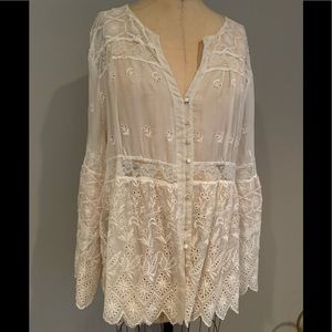 Johnny Was /4 Love & Liberty Embroidered Top